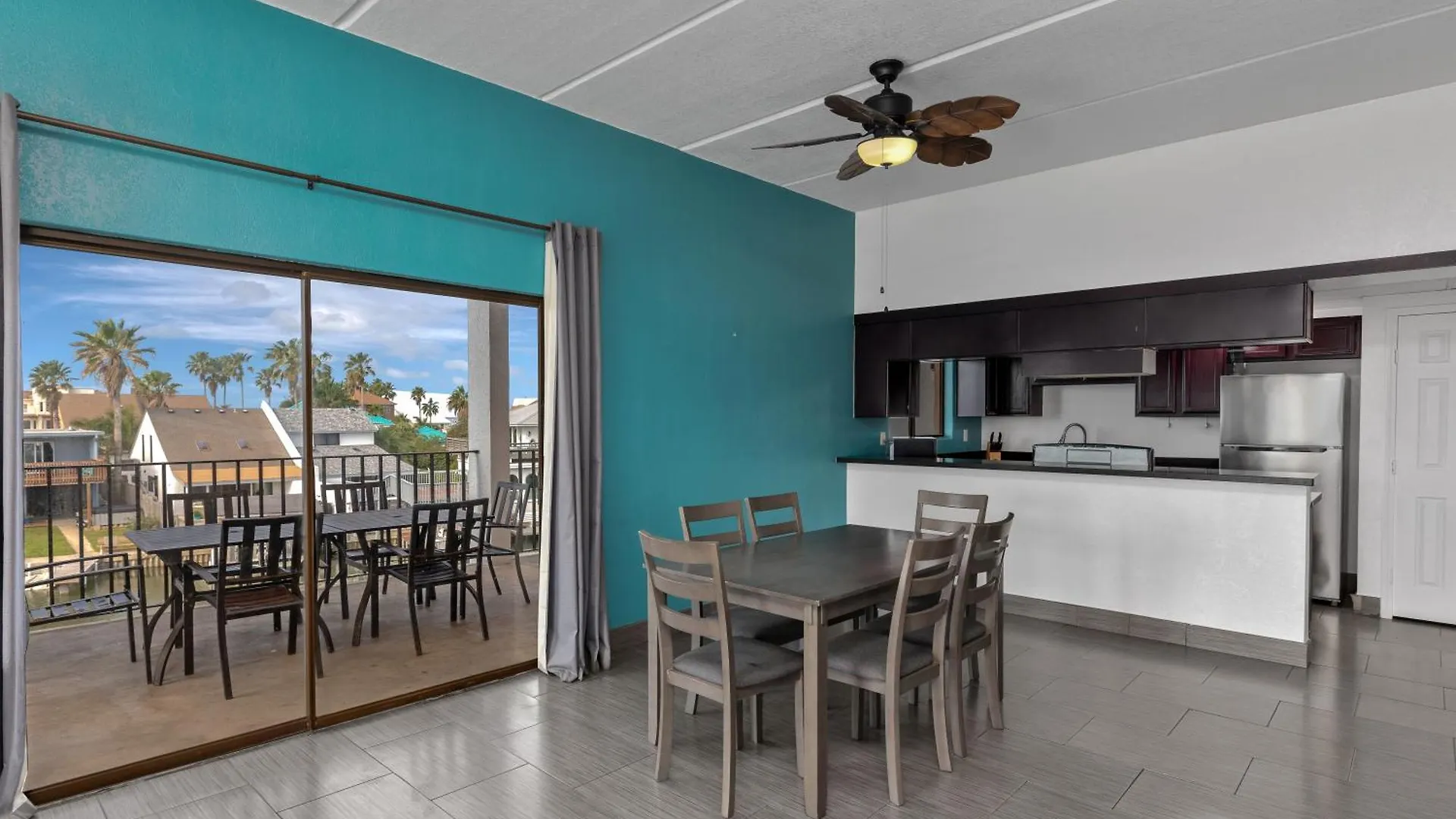 Hotel Windwater And Marina 2*