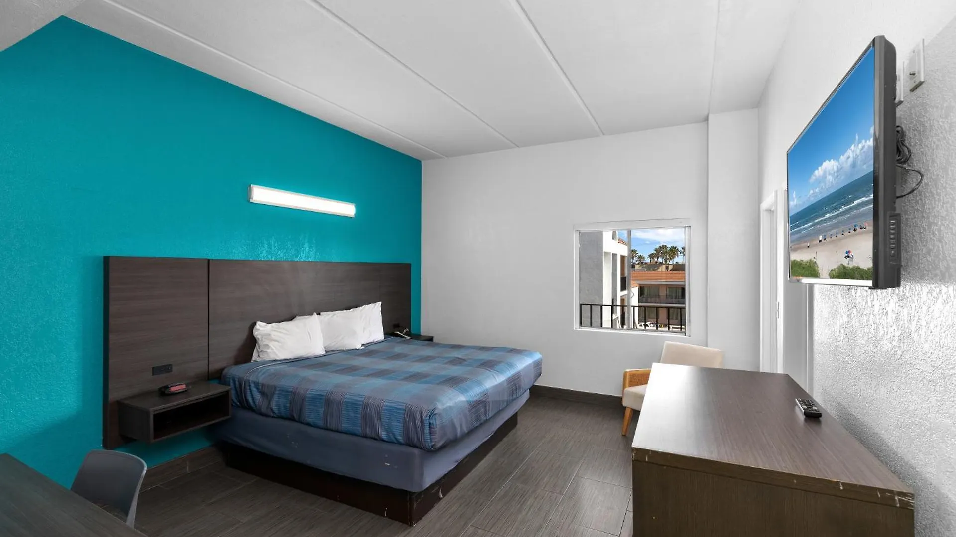Windwater And Marina Hotel 2*