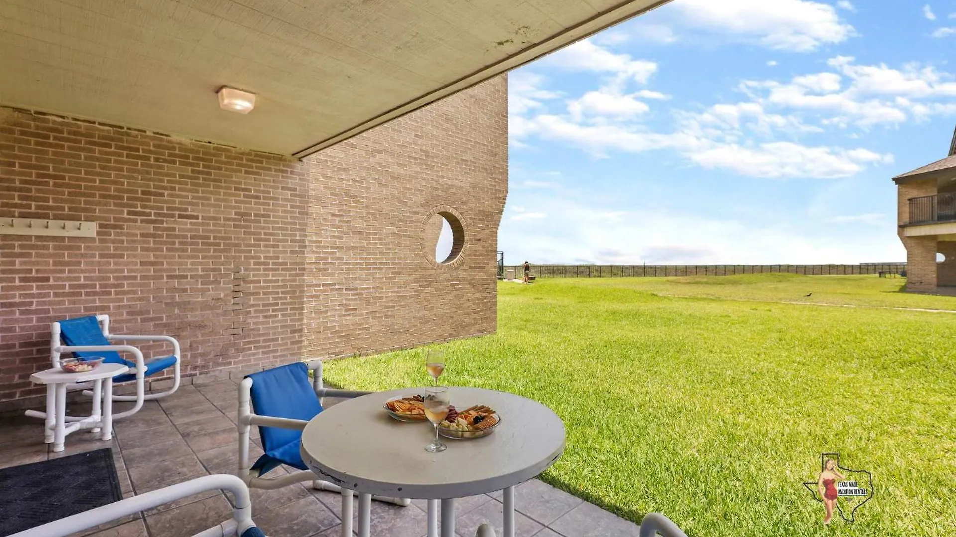 Private Garden Patio Near Pool Beachfront Holiday home