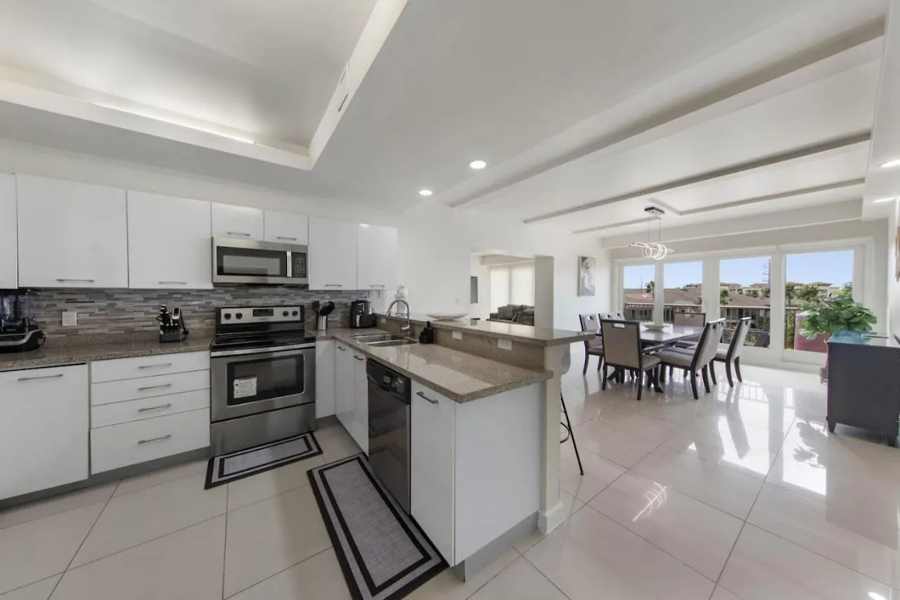 Solare Tower Luxe Retreat
