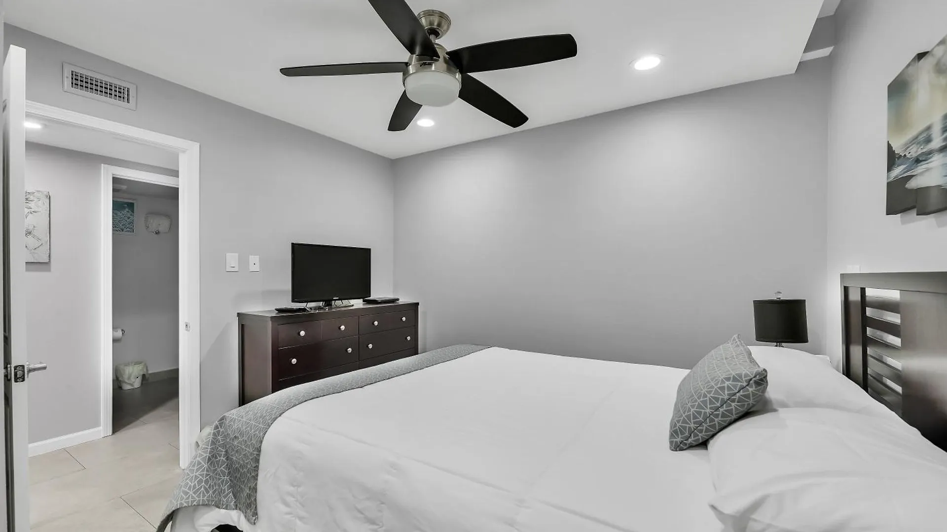 Spectacular 2 Bed 2 Bath Front Beauty At Aquarius South Padre Island