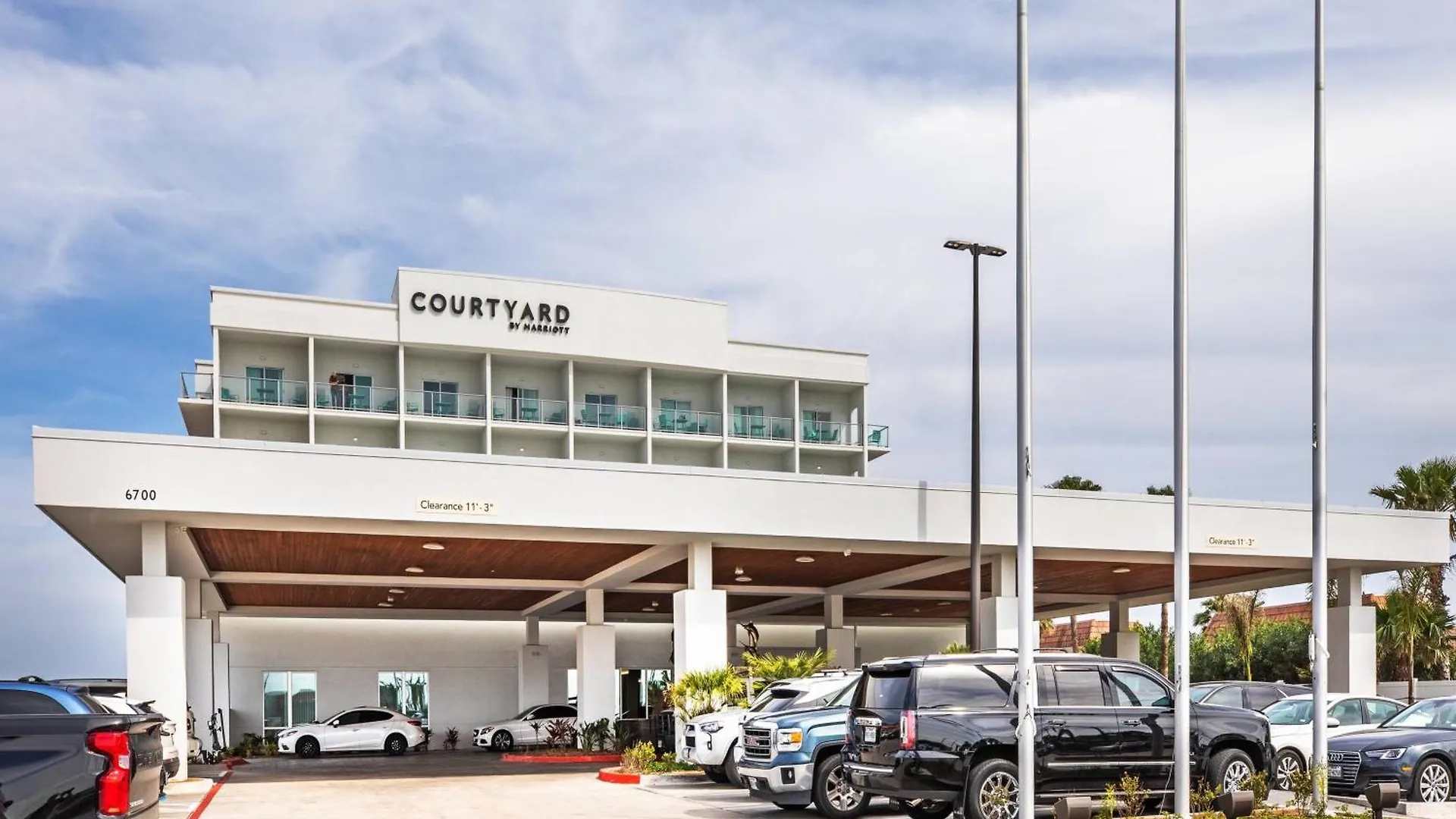 Courtyard 3*