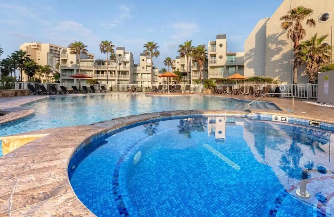 Apartment Modern Beachside Wheated Pool 2br-2ba *
