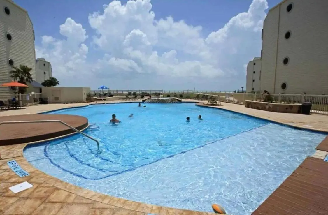 Modern Beachside Wheated Pool 2br-2ba