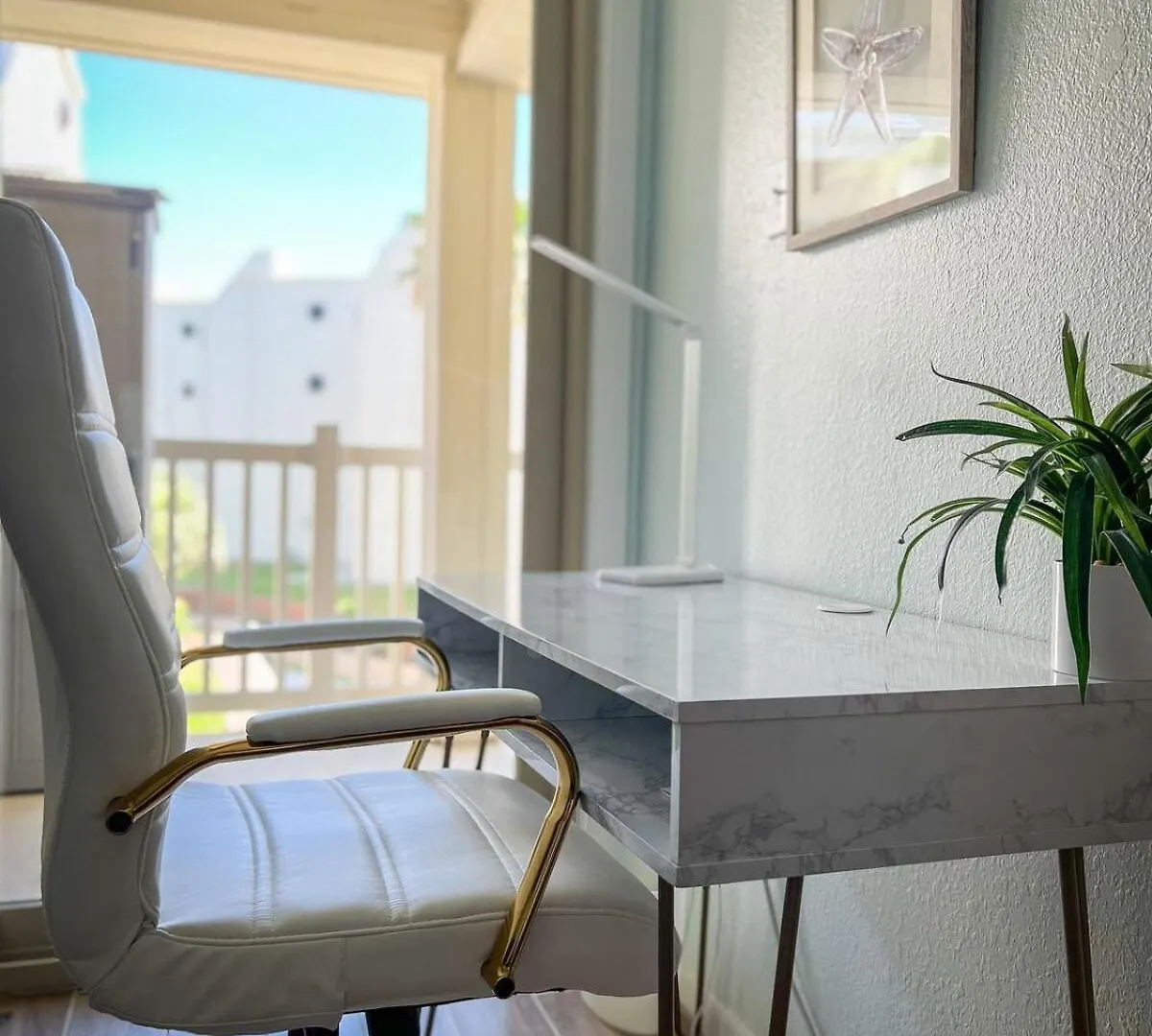 Modern Beachside Wheated Pool 2br-2ba * South Padre Island