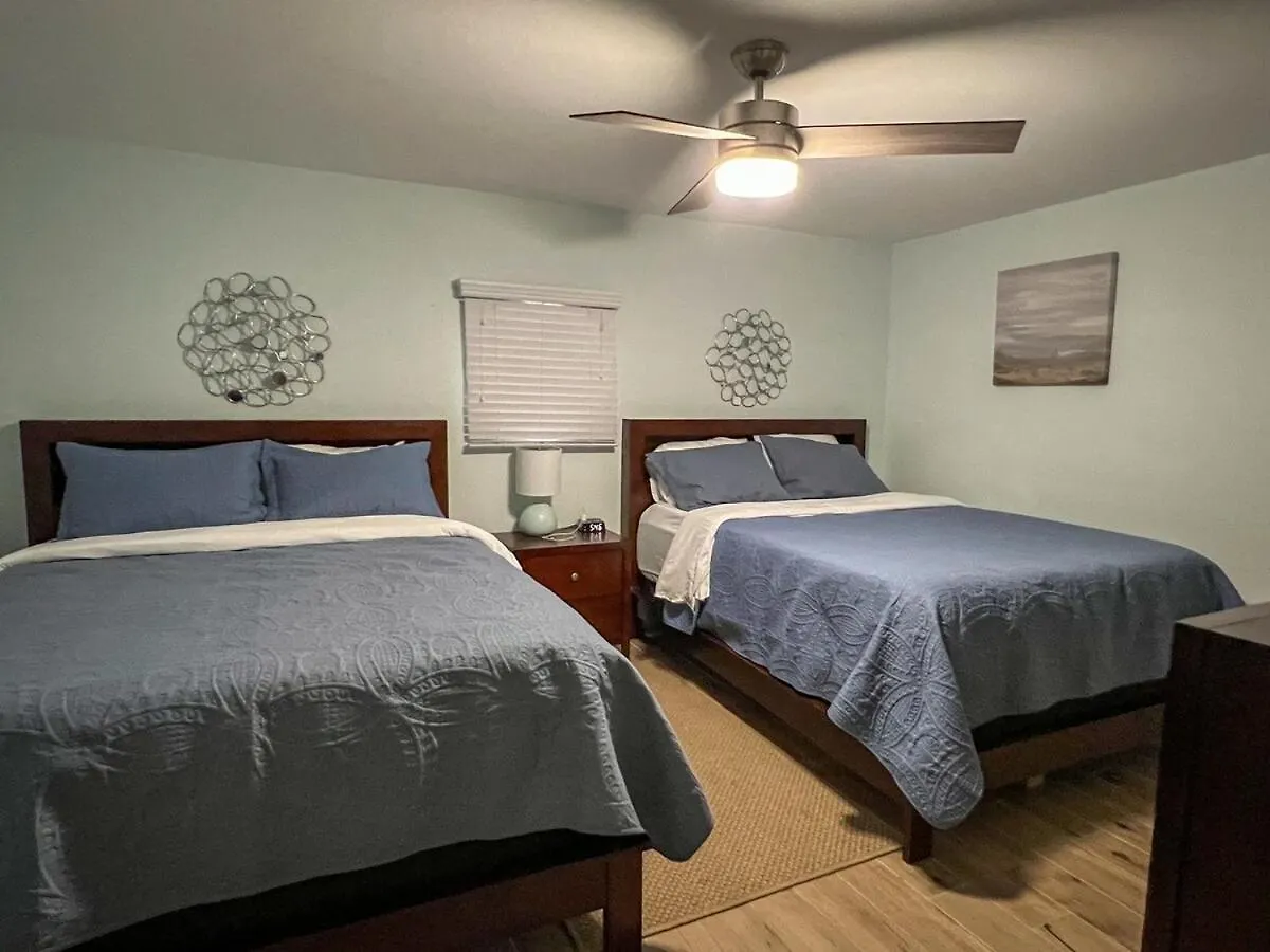 Apartment Modern Beachside Wheated Pool 2br-2ba *