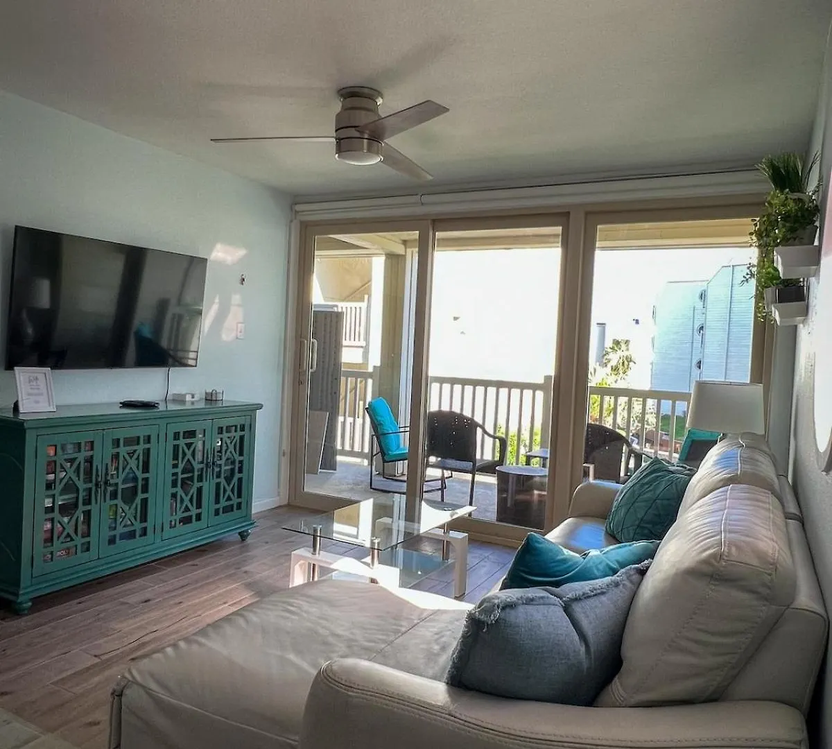 Apartment Modern Beachside Wheated Pool 2br-2ba South Padre Island