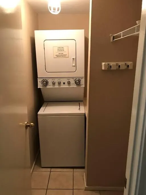 1st Floor 2 Bd 2 Ba W View& Pool Holiday home
