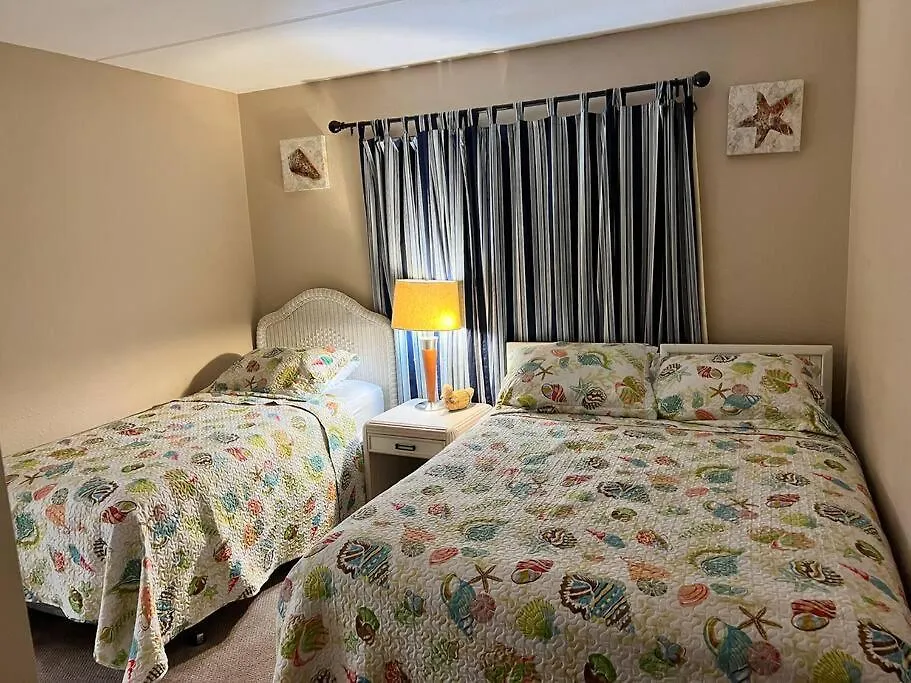 1st Floor 2 Bd 2 Ba W View& Pool Holiday home *