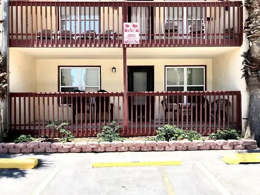 Holiday home 1st Floor 2 Bd 2 Ba W View& Pool *