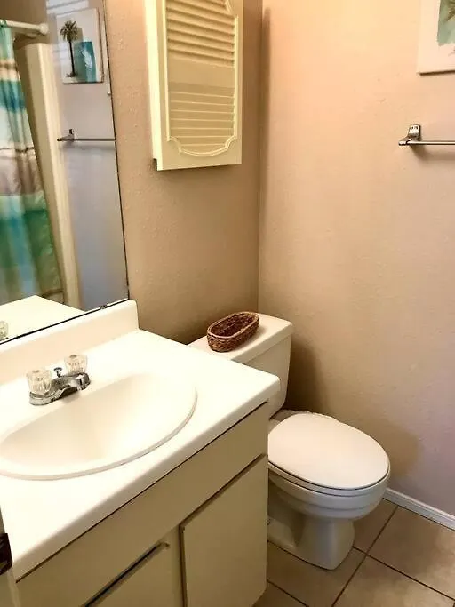 1st Floor 2 Bd 2 Ba W View& Pool *