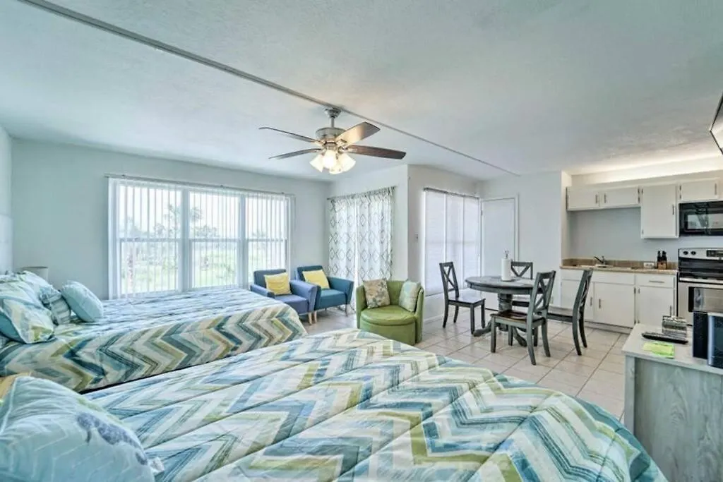 1 Bedroom Near W Pool & Amenities Holiday home South Padre Island
