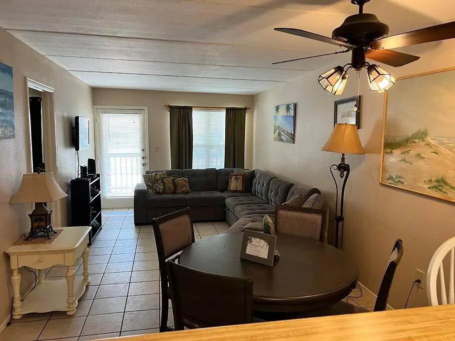 1st Floor 2 Bd 2 Ba W View& Pool *