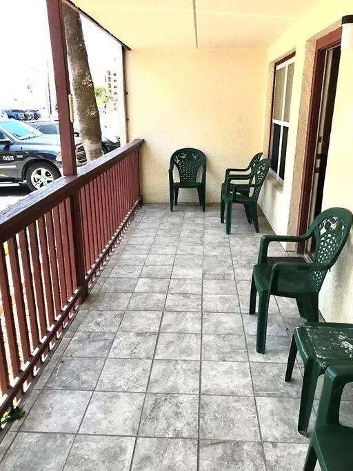 1st Floor 2 Bd 2 Ba W View& Pool