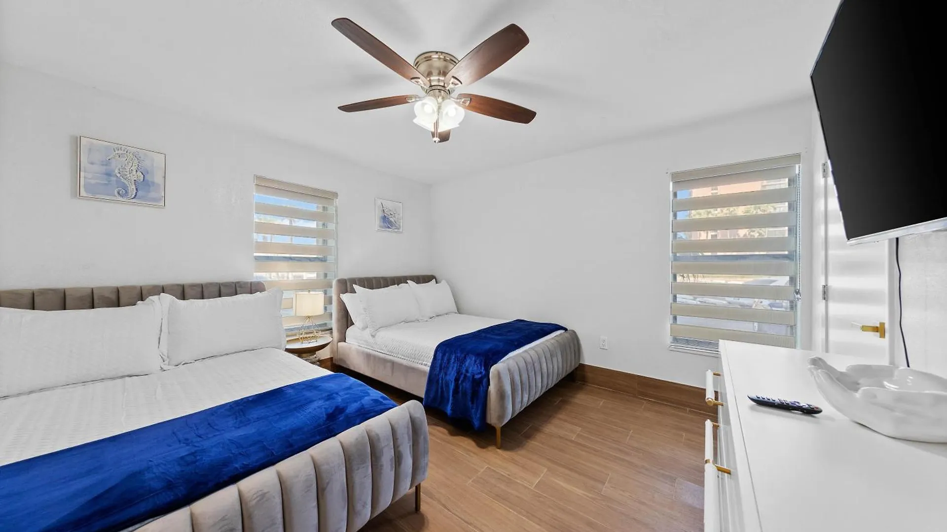 Ground Floor Beachfron 2steps From Amenities Saida Holiday home *