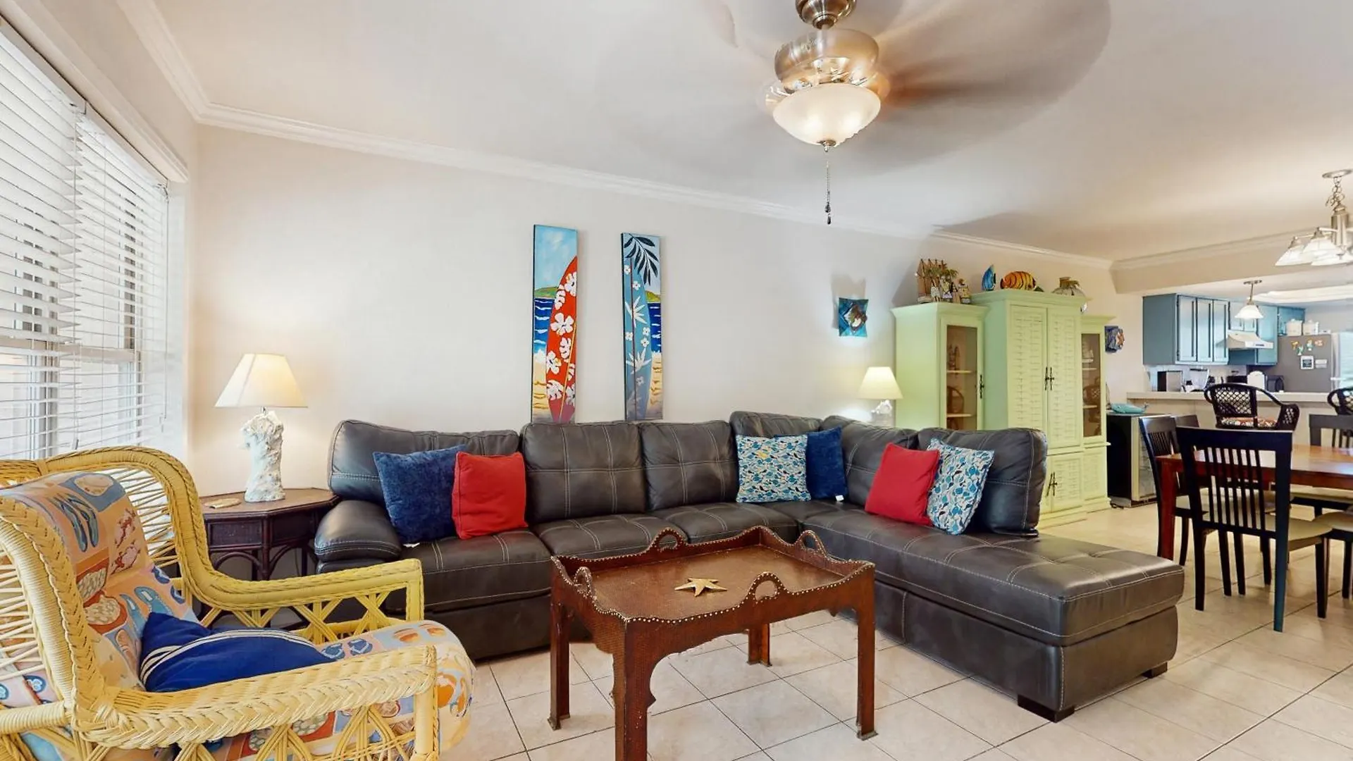 Beachview Condominiums: Wicker Wanderer Apartment