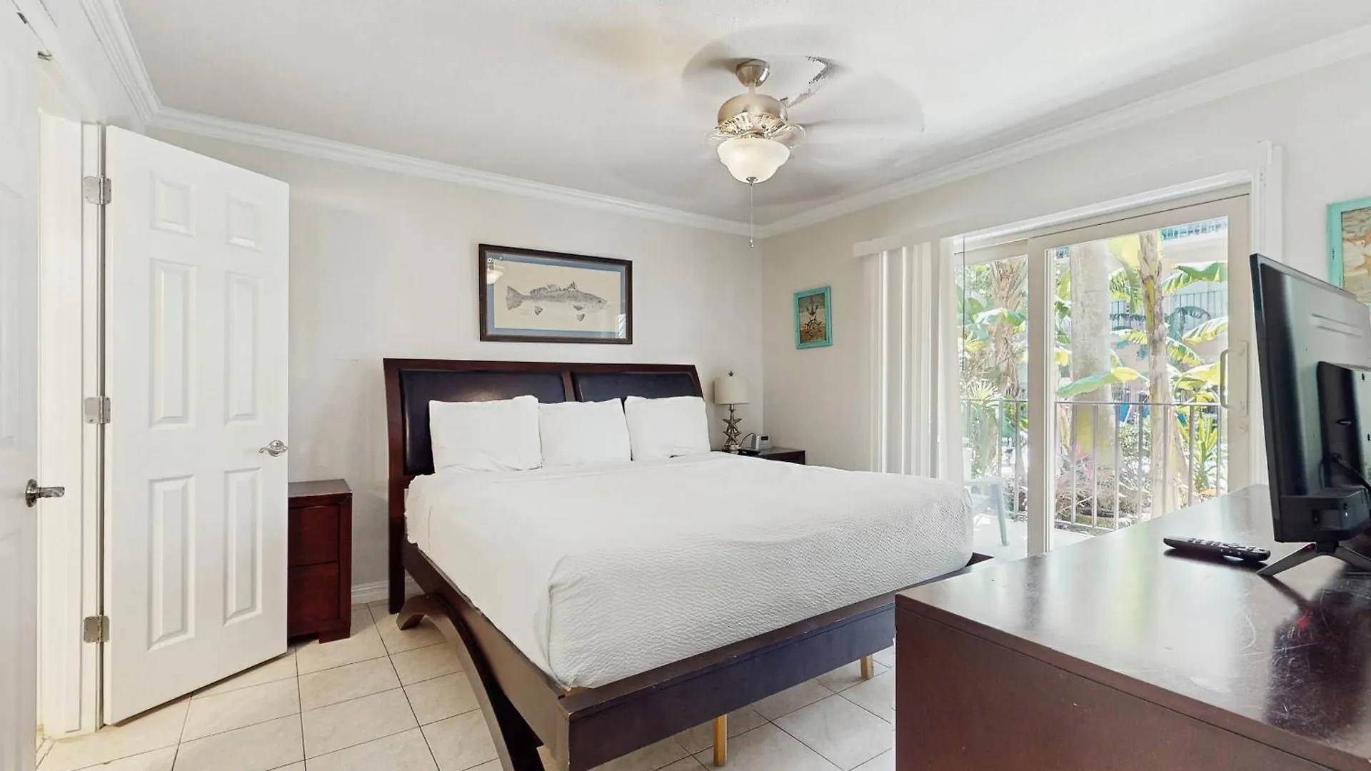 Apartment Beachview Condominiums: Wicker Wanderer