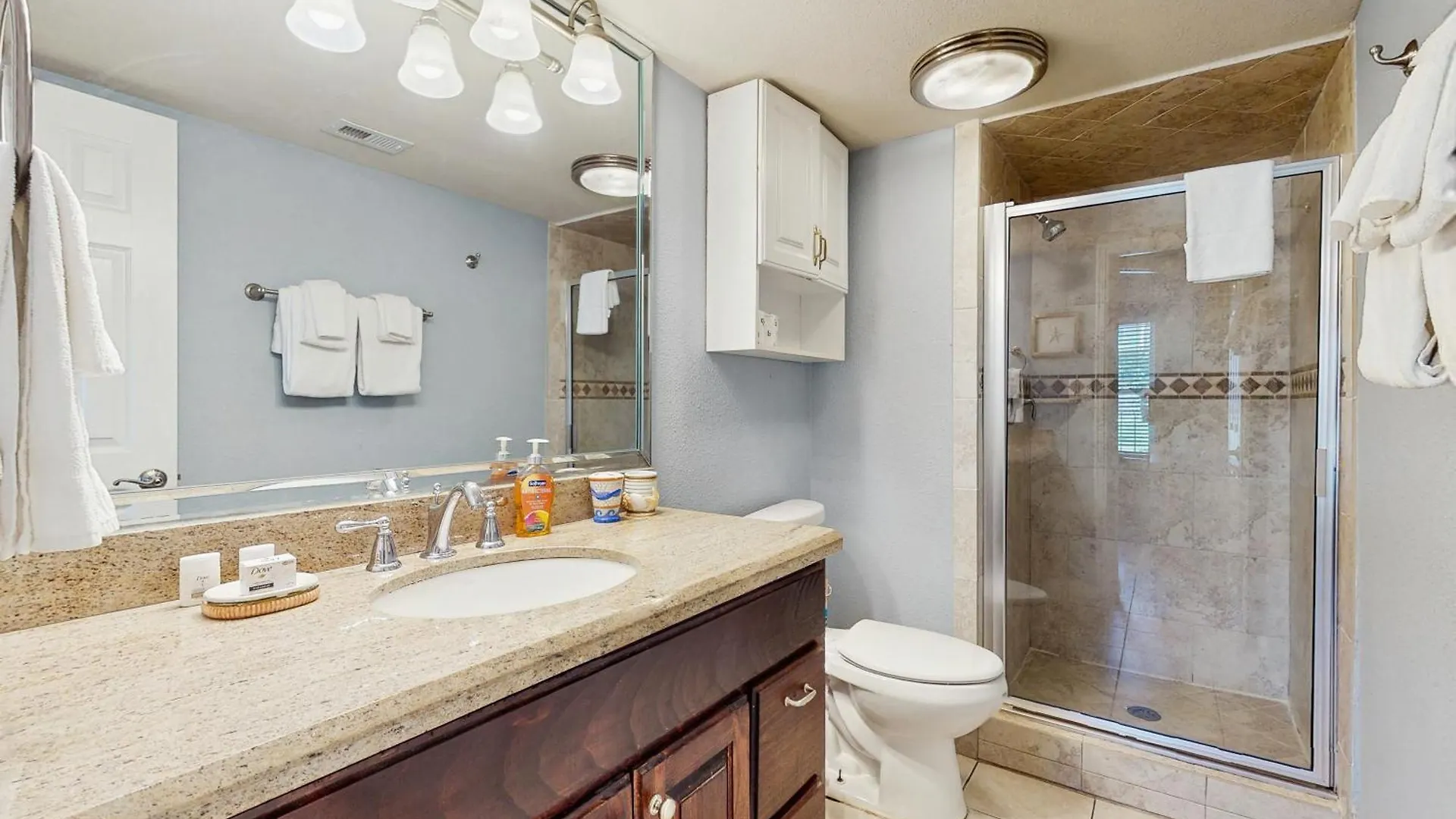 Apartment Beachview Condominiums: Wicker Wanderer *