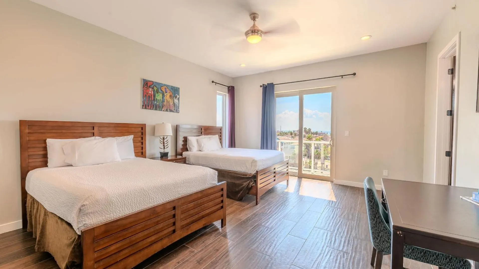 5 Bedroom Beachfront - 4th Floor *