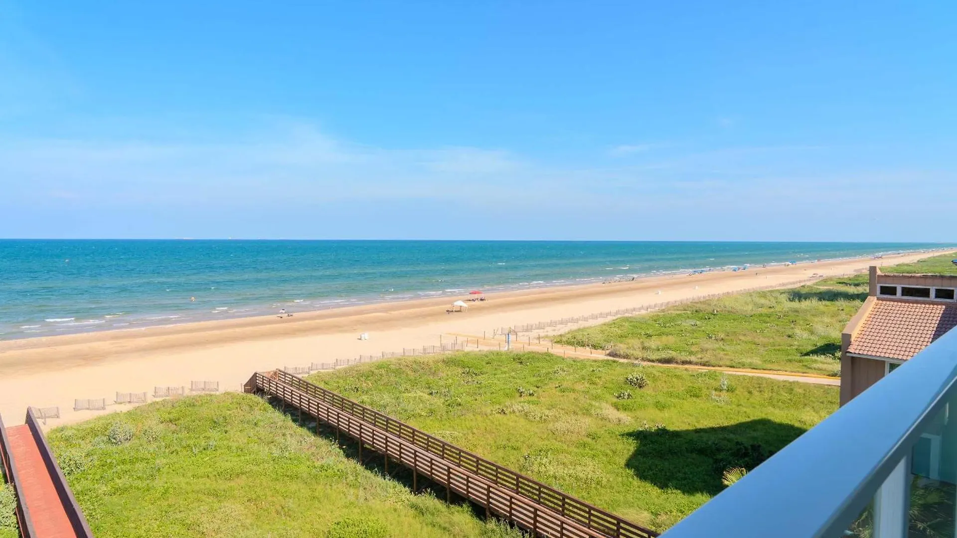 5 Bedroom Beachfront - 4th Floor Apartment
