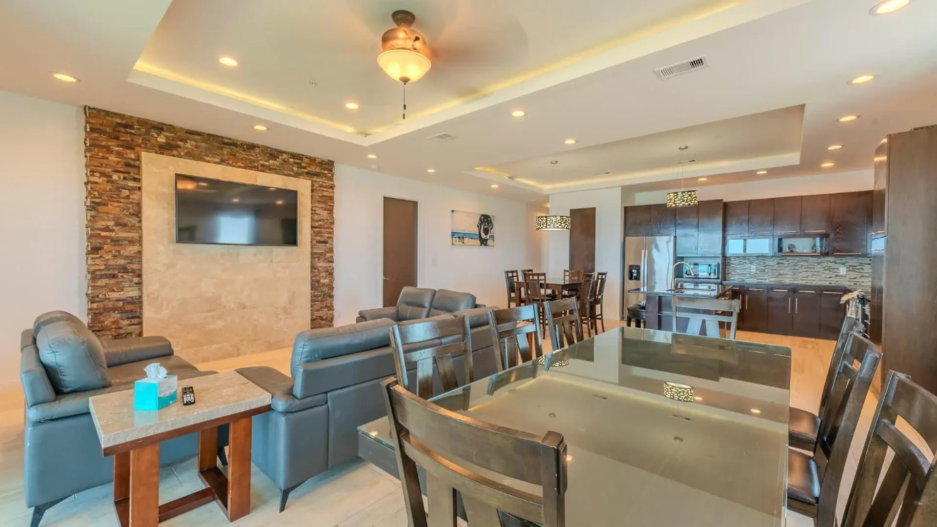 5 Bedroom Beachfront - 4th Floor