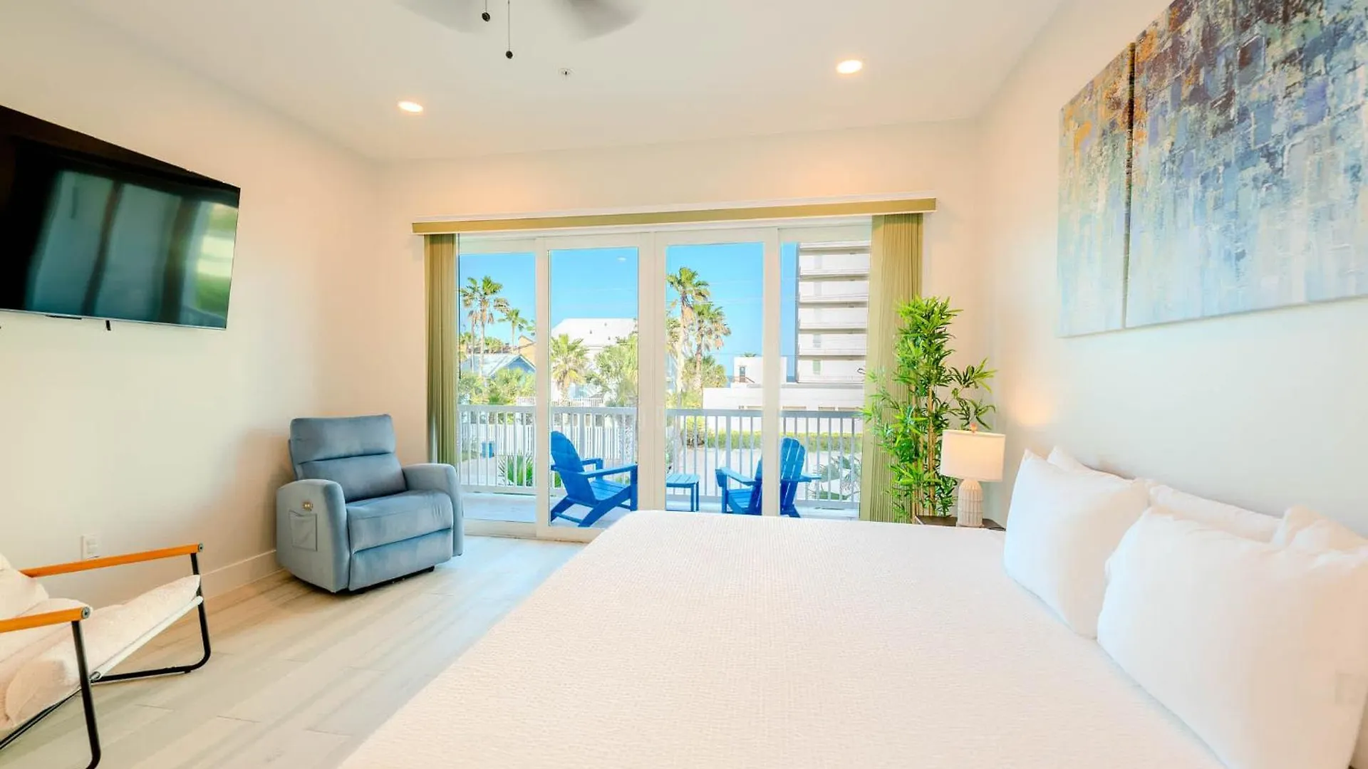 Indigo Sea Escape Apartment *