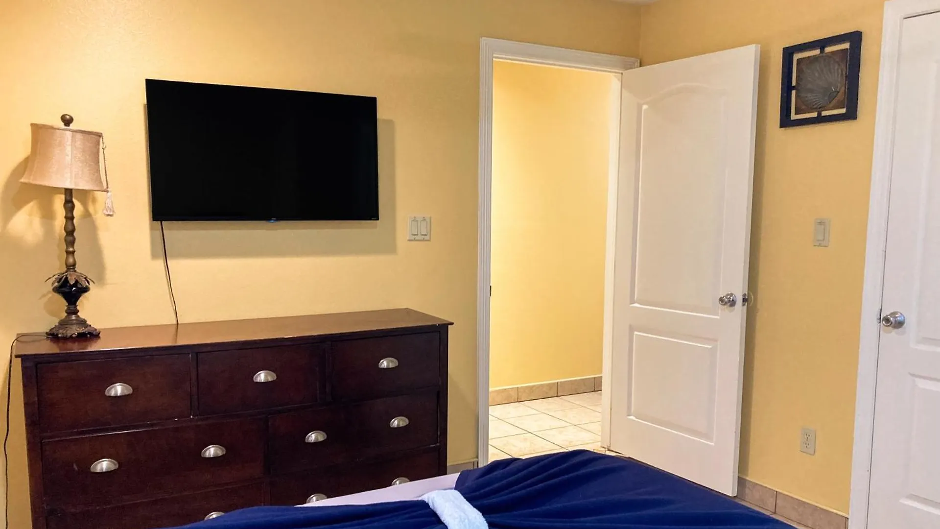 Lantana Retreat Unit #4 Holiday home *