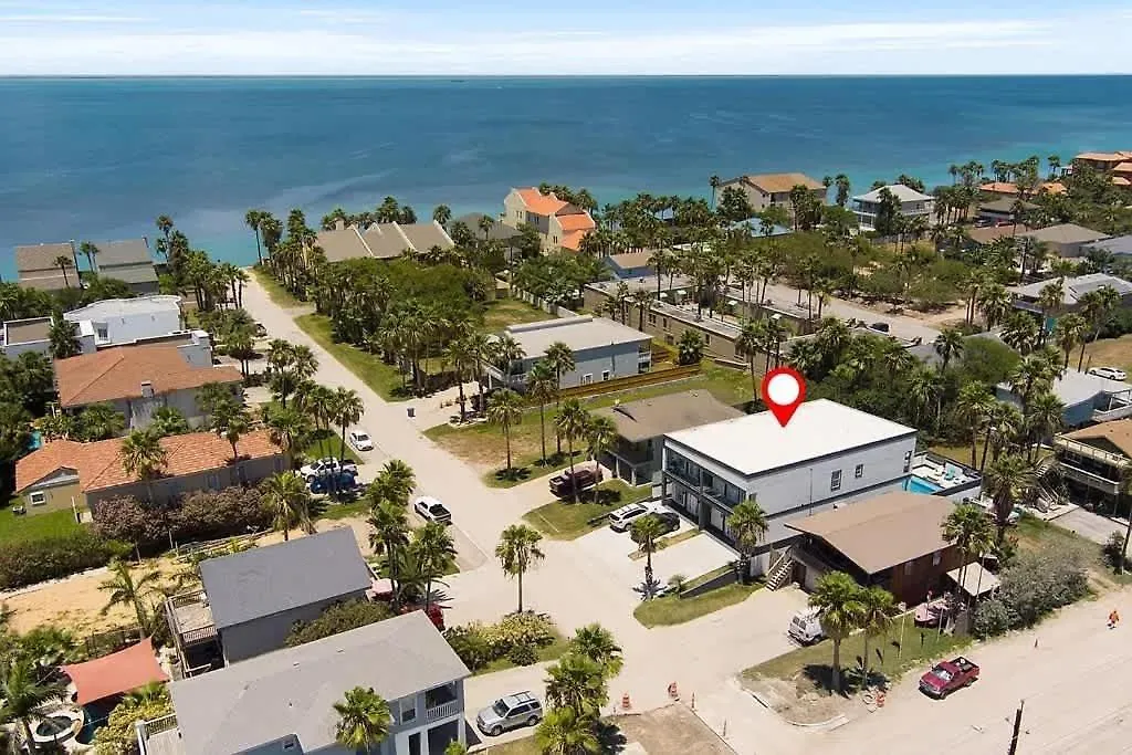Immaculate Townhouse W Pool & Balcony South Padre Holiday home