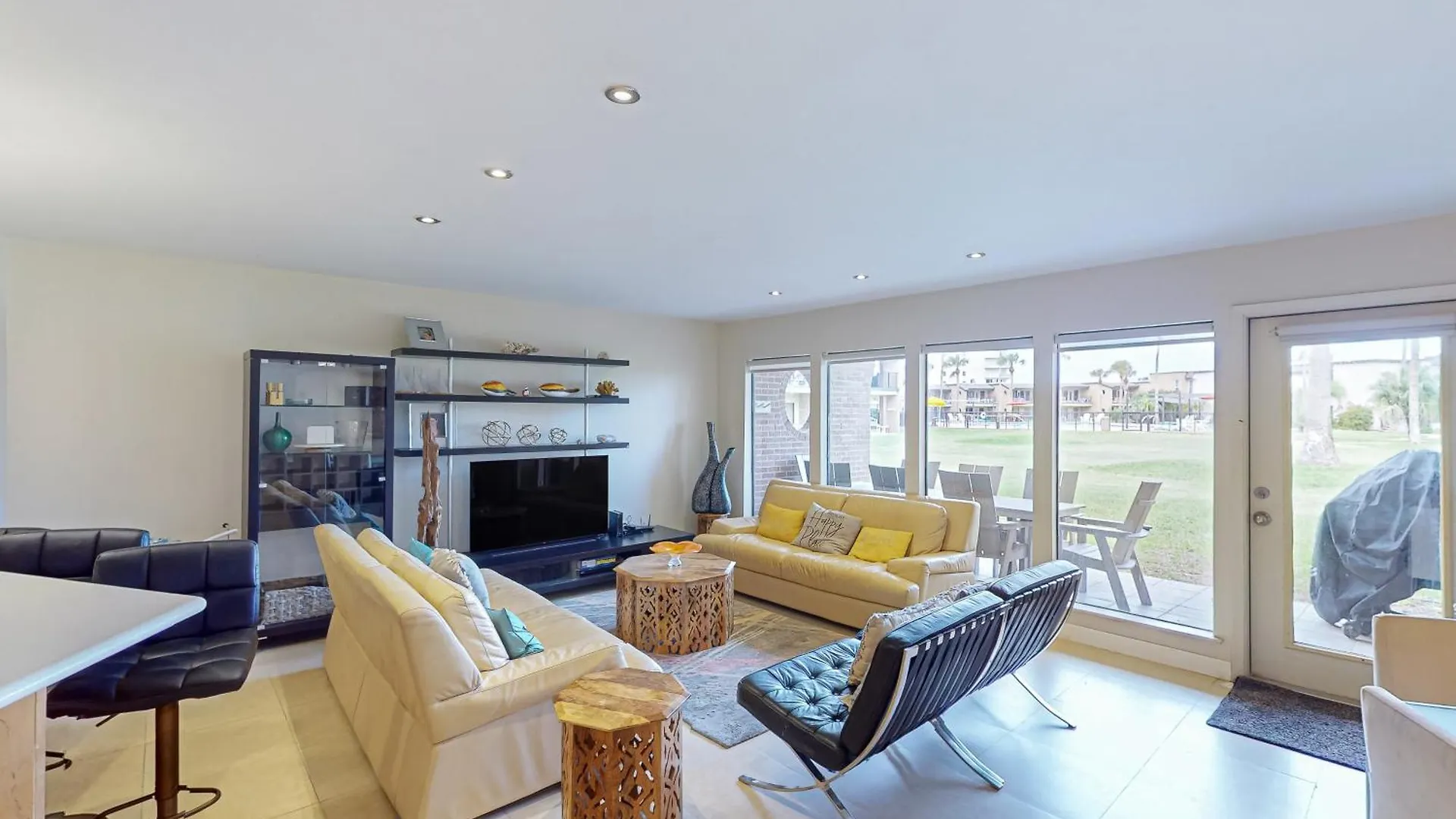 Apartment Sunchase Beachfront #130 *