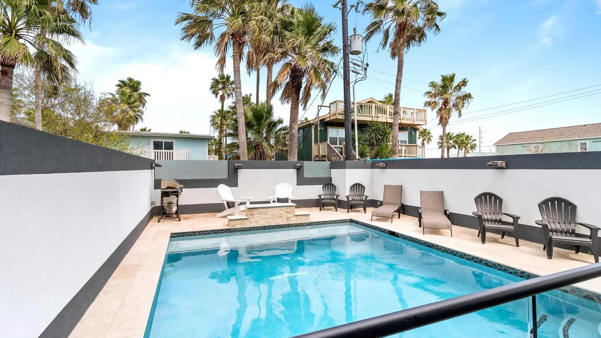 Immaculate Townhouse W Pool & Balcony South Padre Holiday home