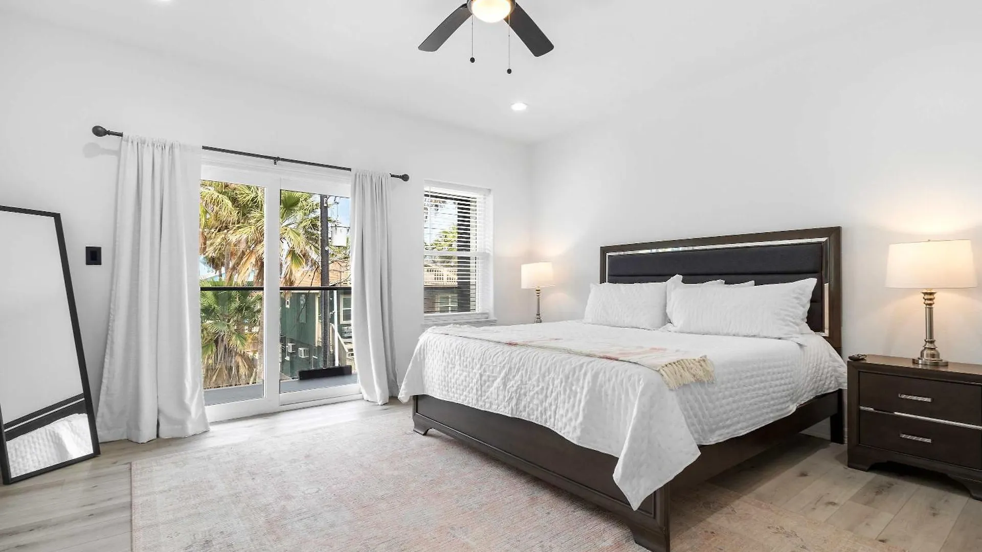 Immaculate Townhouse W Pool & Balcony South Padre