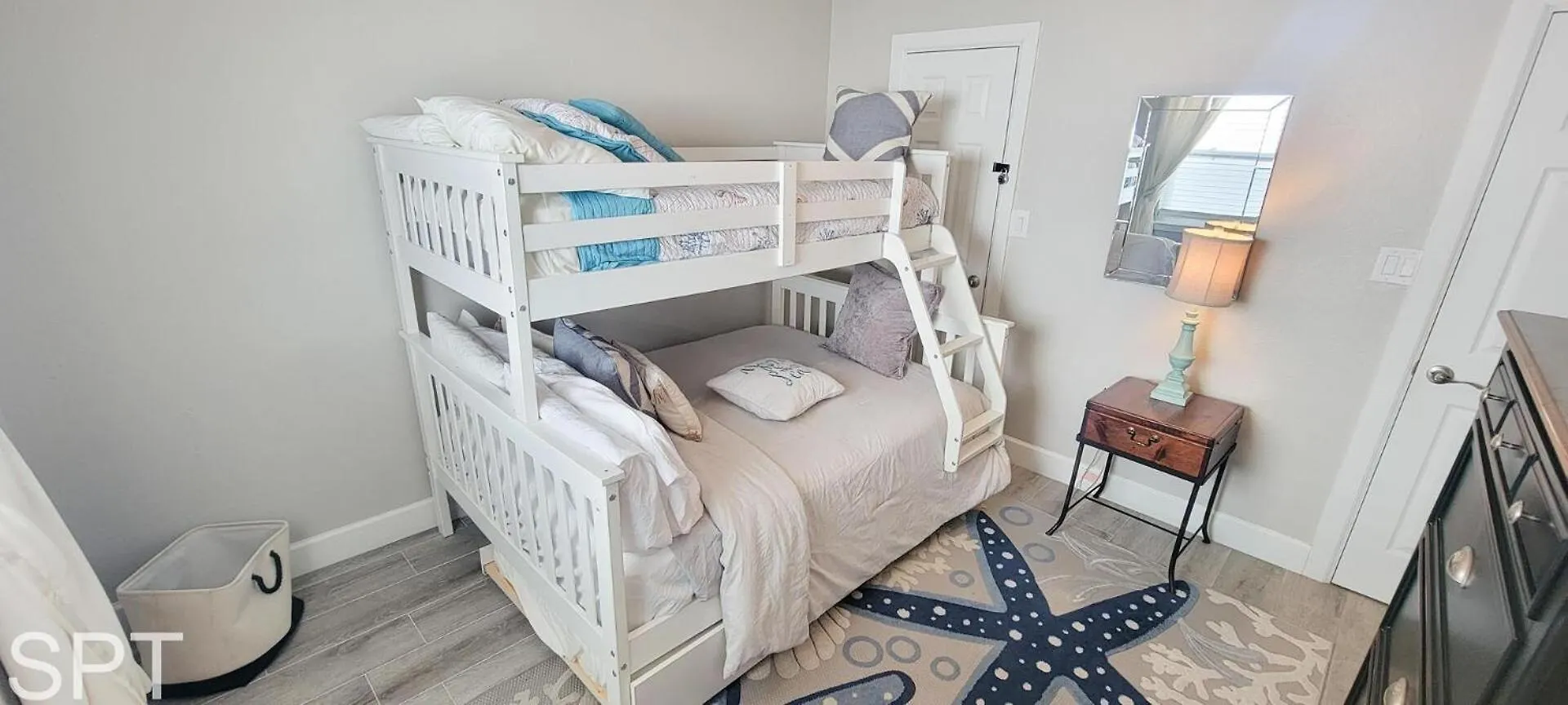 Holiday home Coronado 302