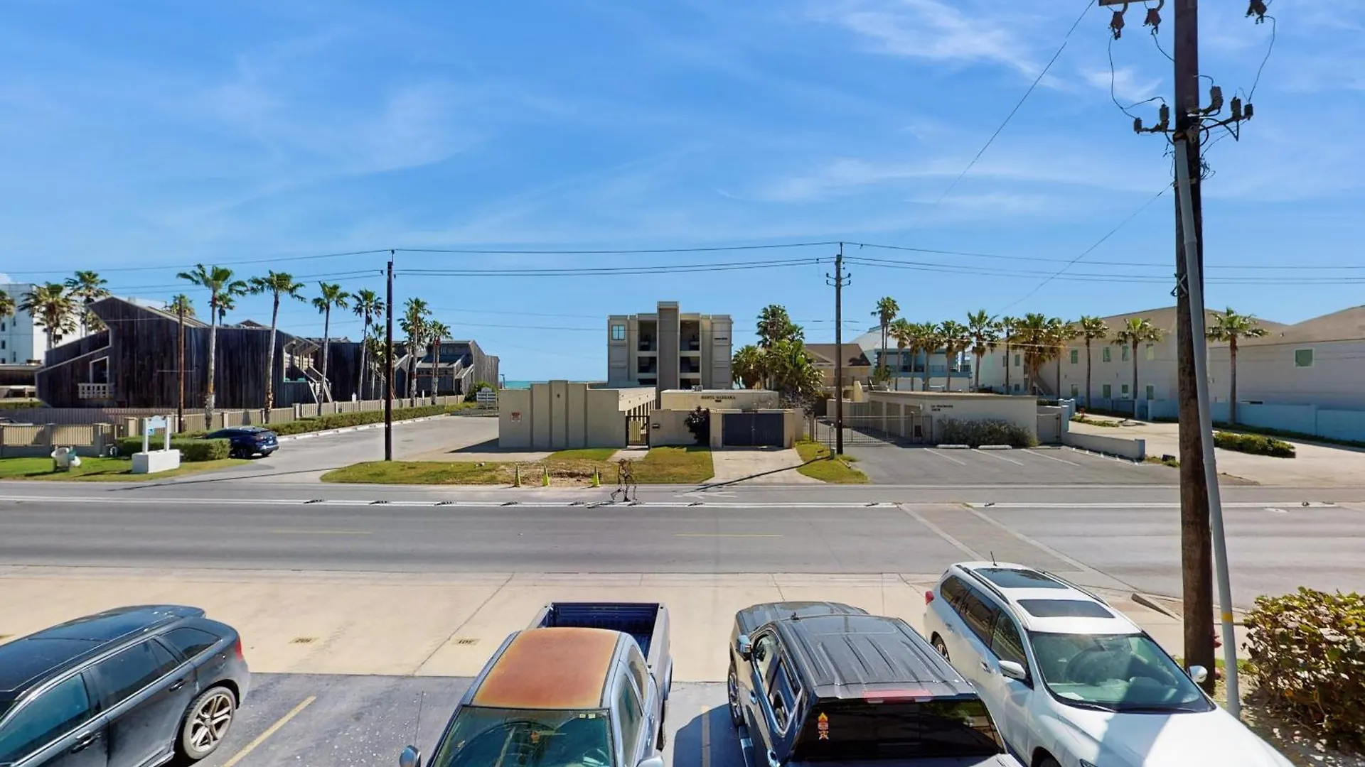 Apartment Palm Tree Escape *