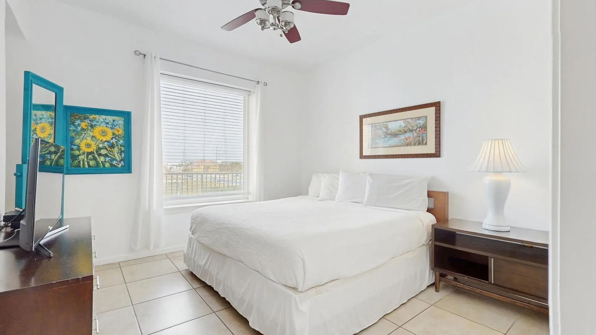 Marinas Apartment