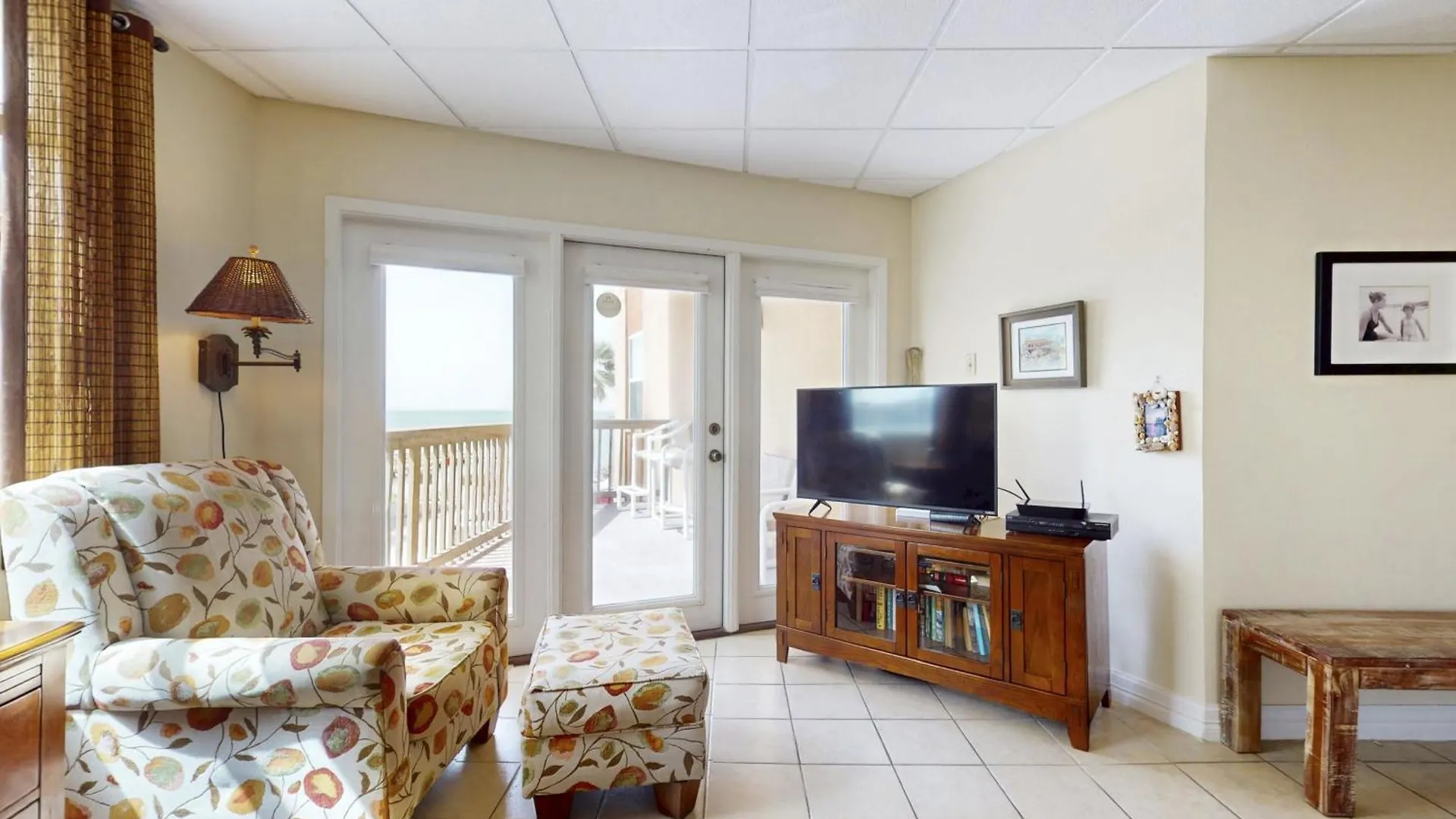 Galleon Bay Apartment *