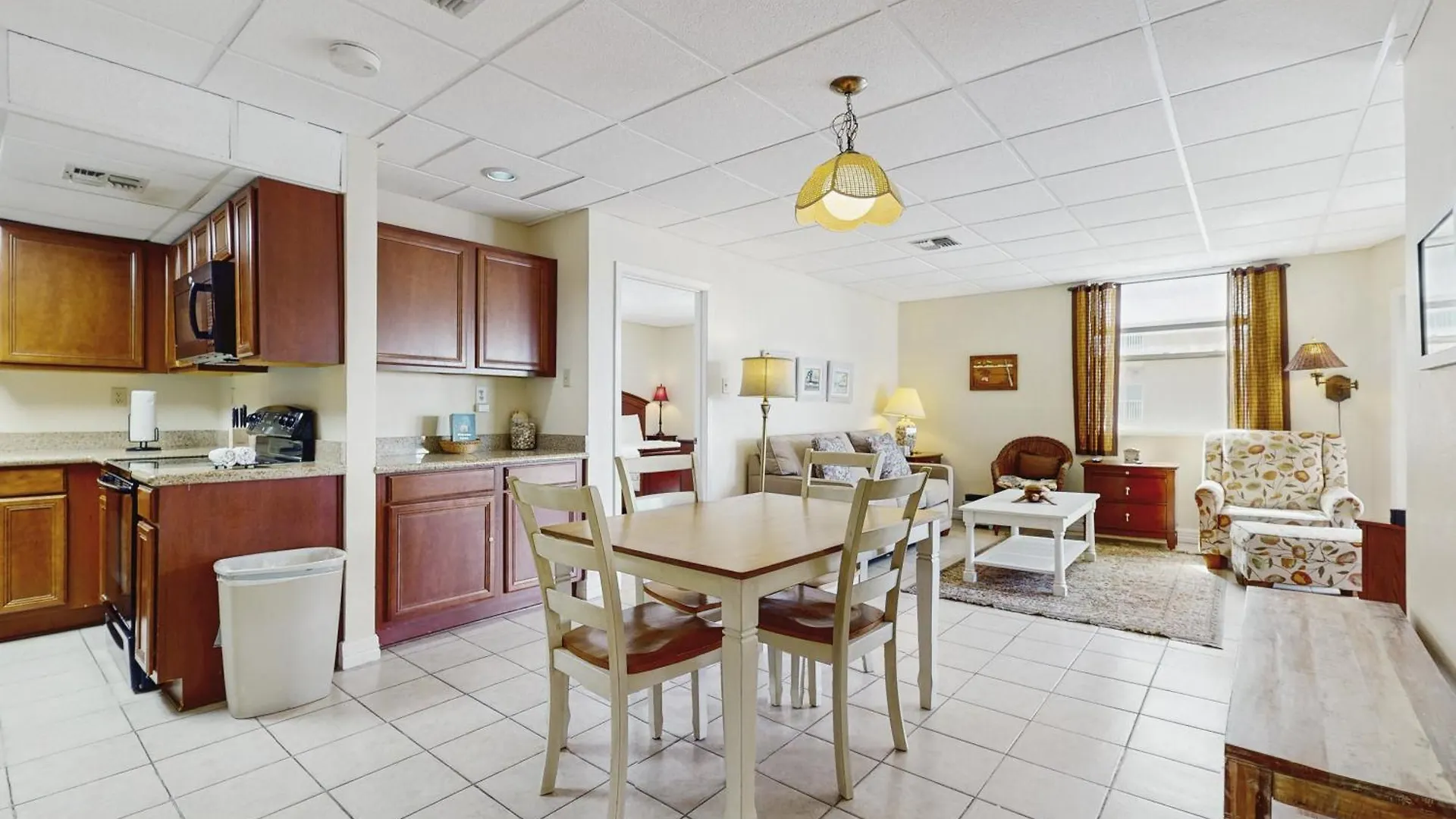 Galleon Bay Apartment *