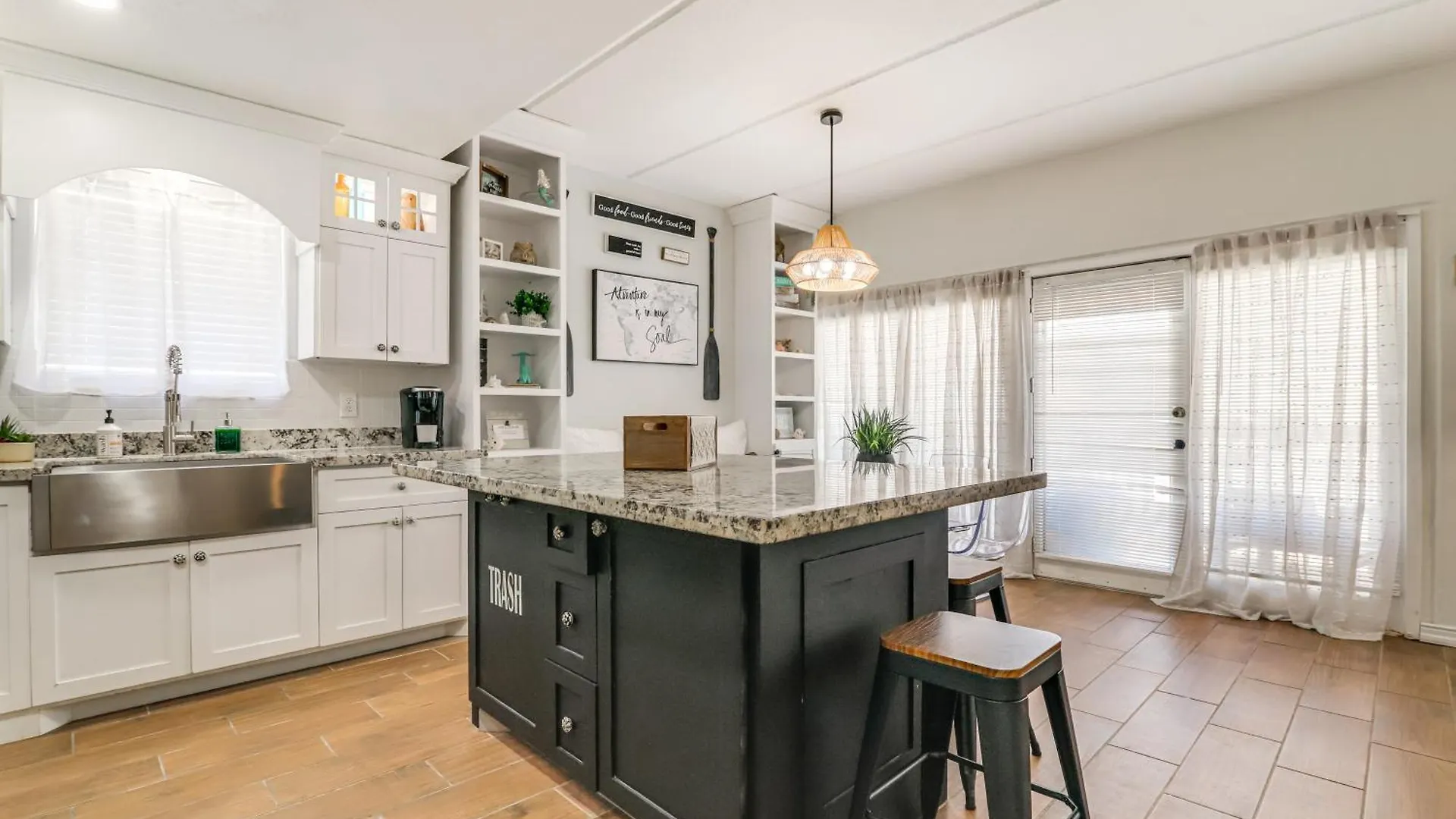 Luxe South Padre With Pool - Walk To Beach! Apartment