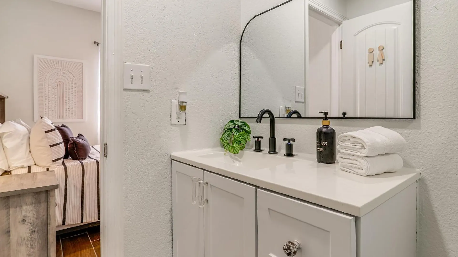 Luxe South Padre With Pool - Walk To Beach! Apartment *
