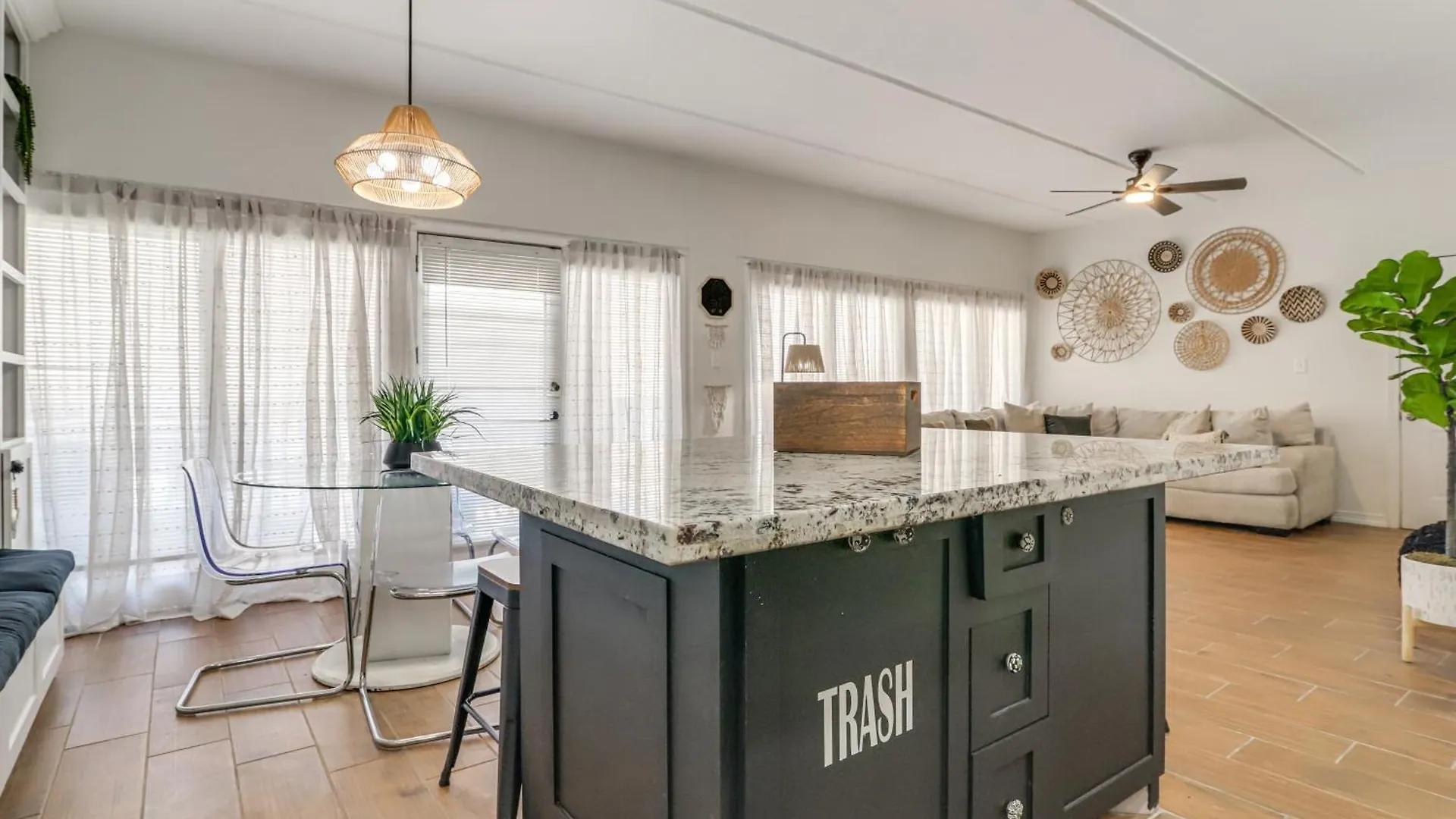 Luxe South Padre With Pool - Walk To Beach! Apartment South Padre Island
