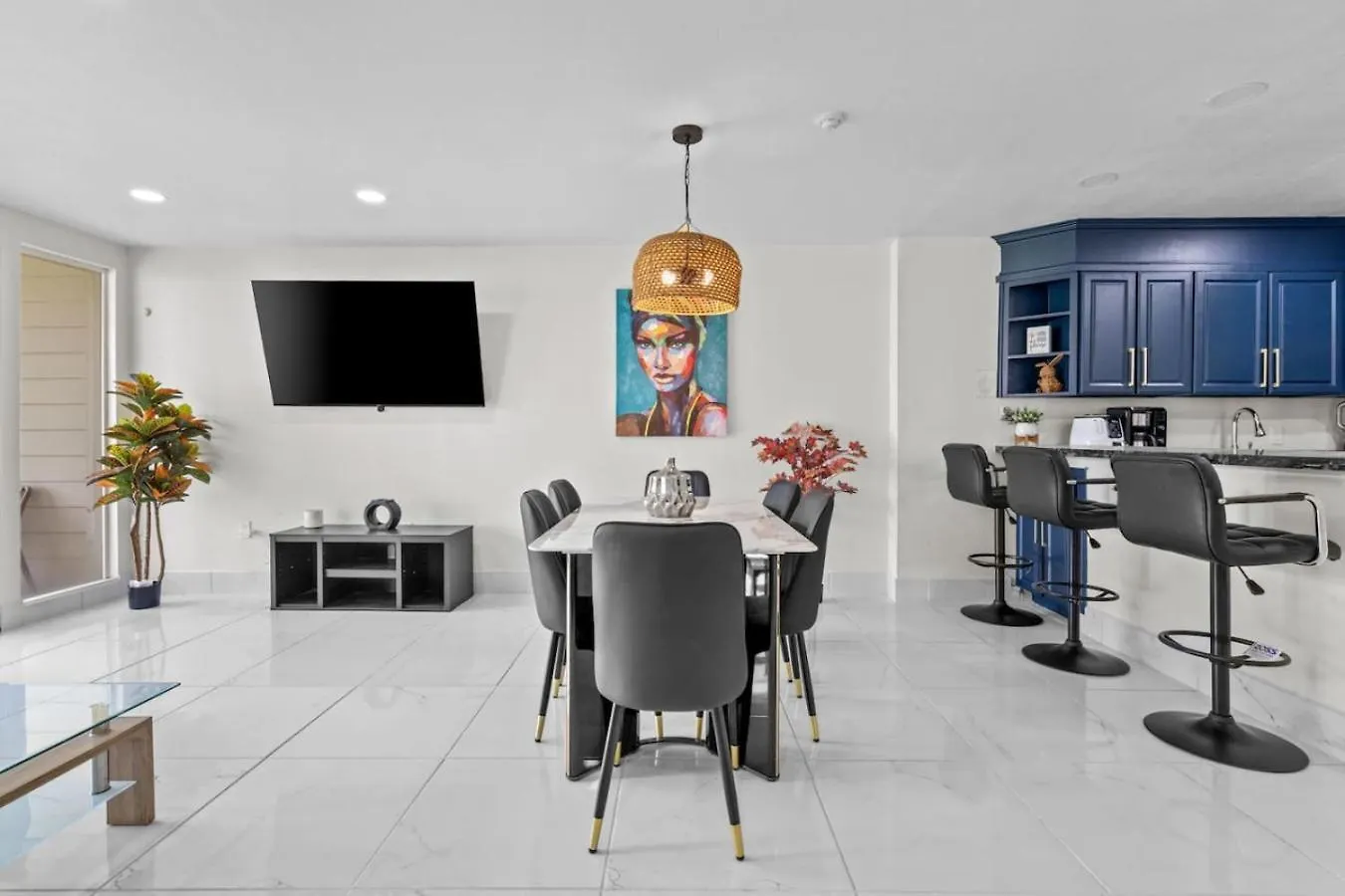 Ground Floor Gem Bahia Mar *
