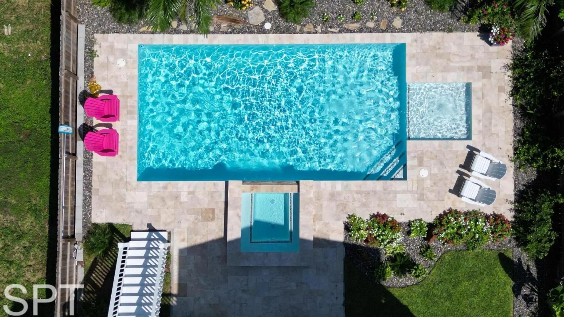 Tranquil Turquoise Retreat Holiday home