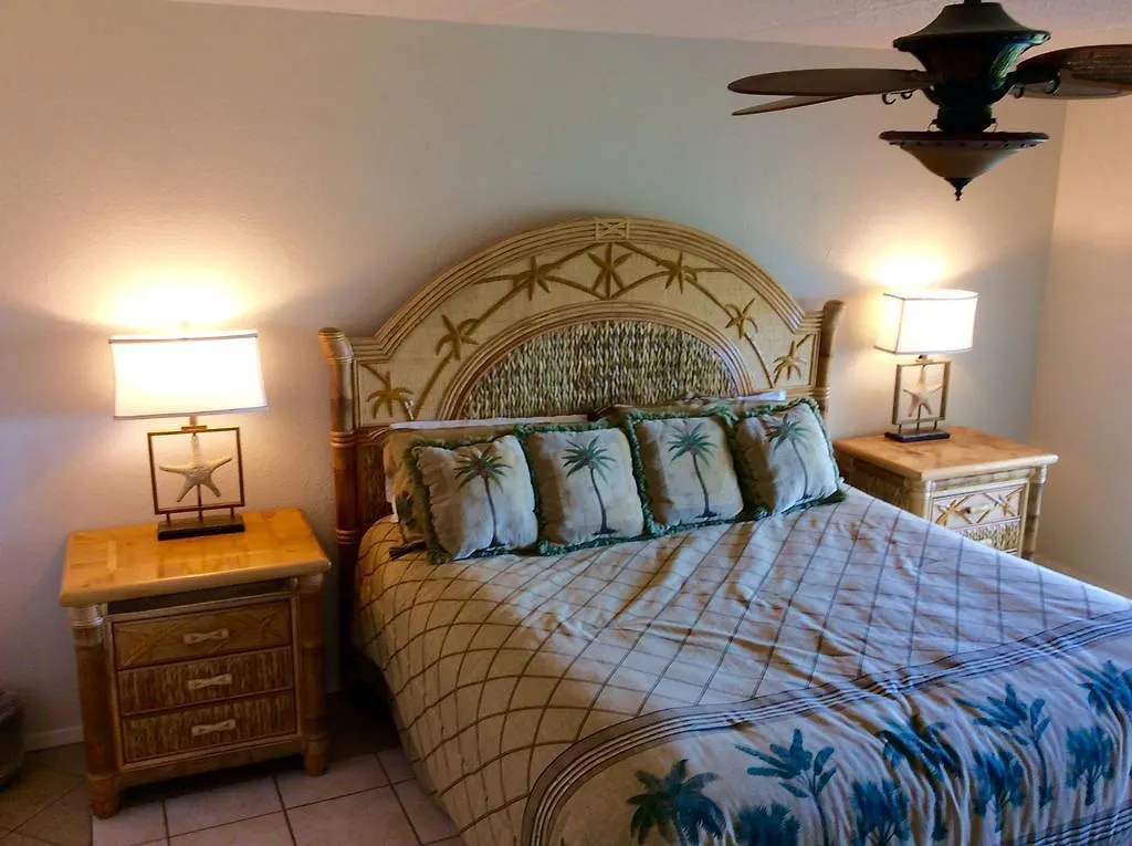 Beachside 2 Bedroom Sleeps 9 度假居 南帕诸岛