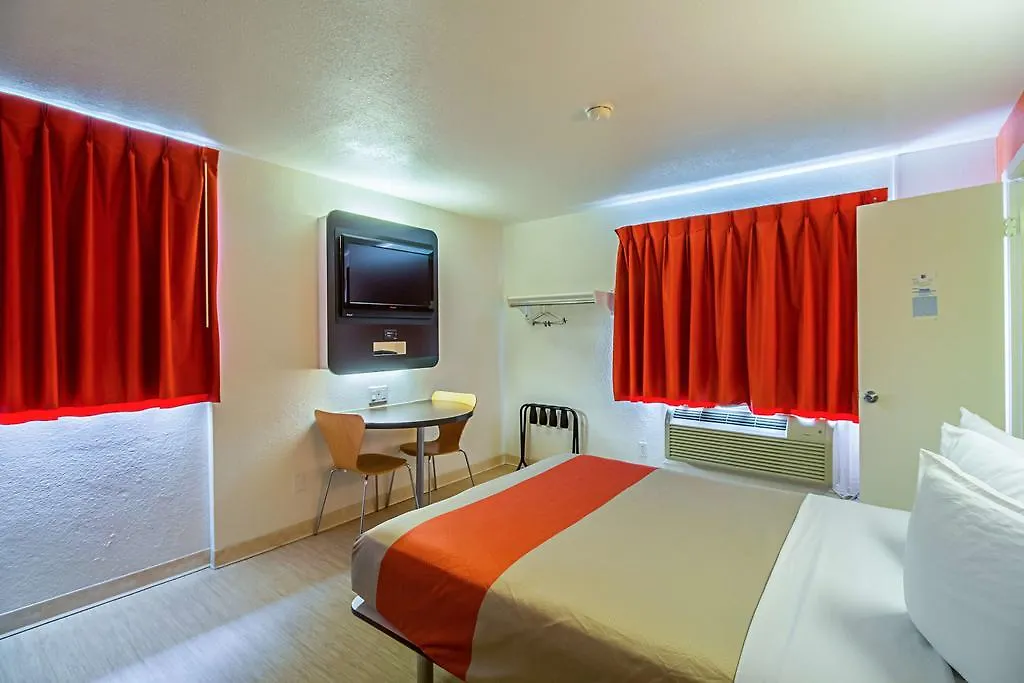 Hotel Ocean 2*