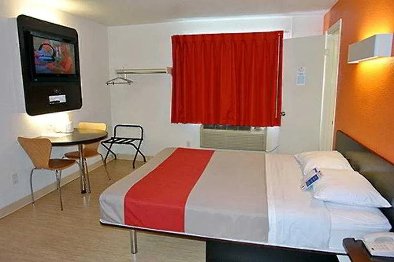 Ocean Hotel 2*