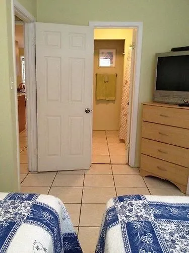 Capricorn House Vacation Hotel *