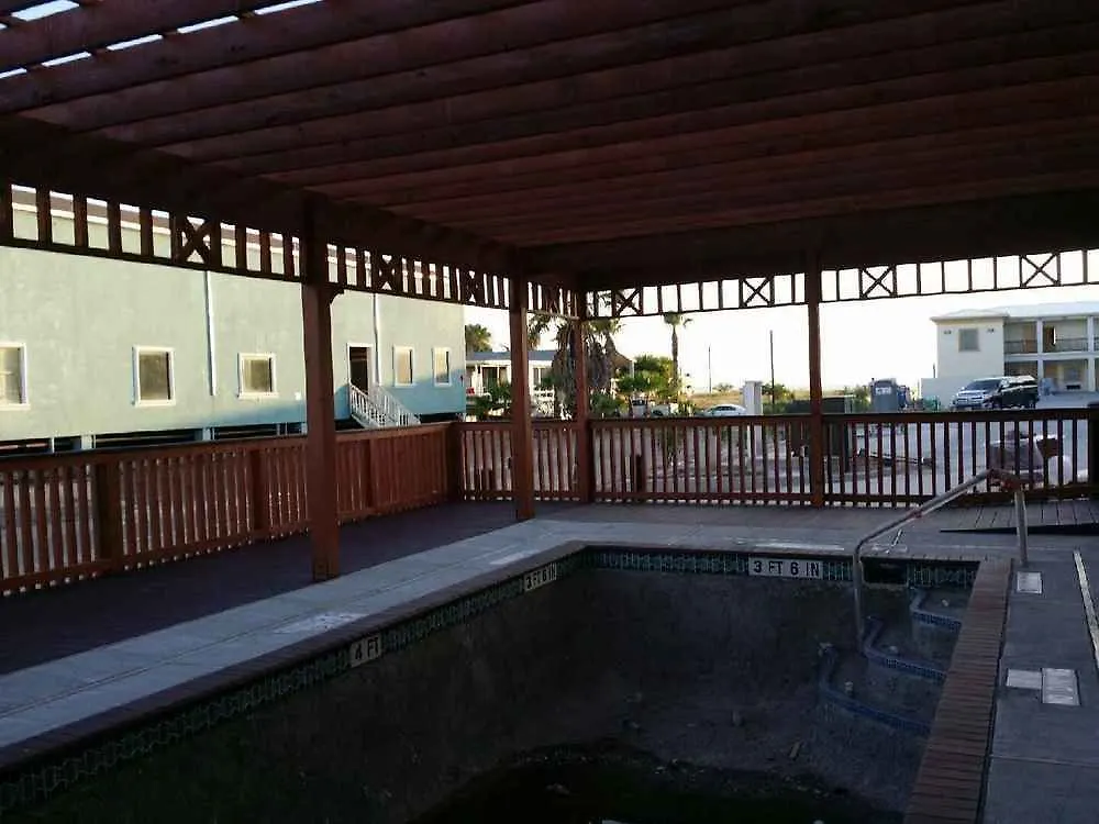 Lighthouse Hotel 2*