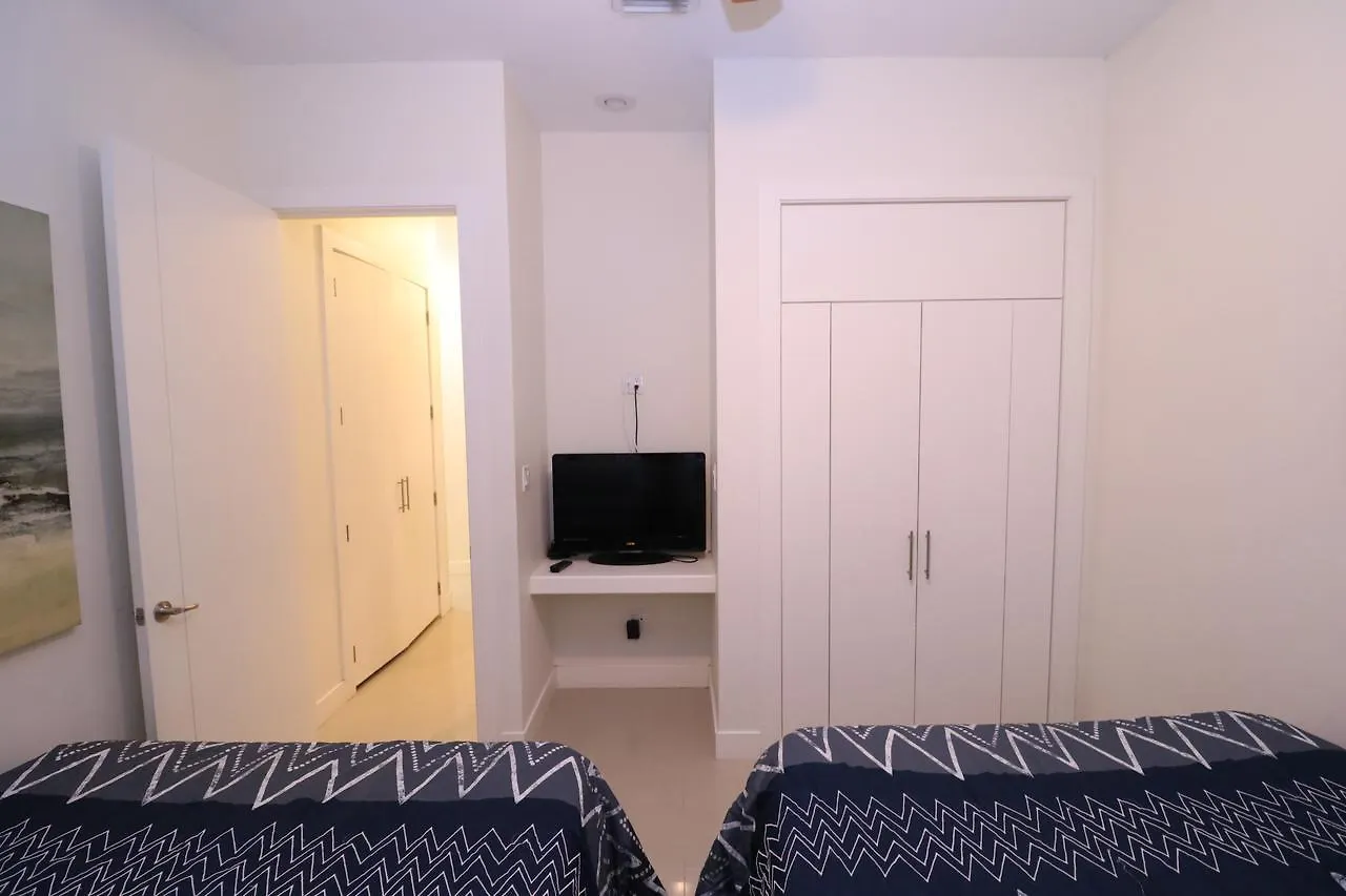La Isla Residences Luxury Apartment