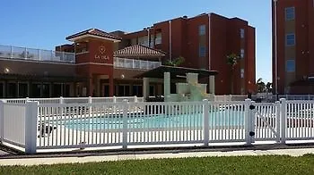 La Isla Condominiums 3*