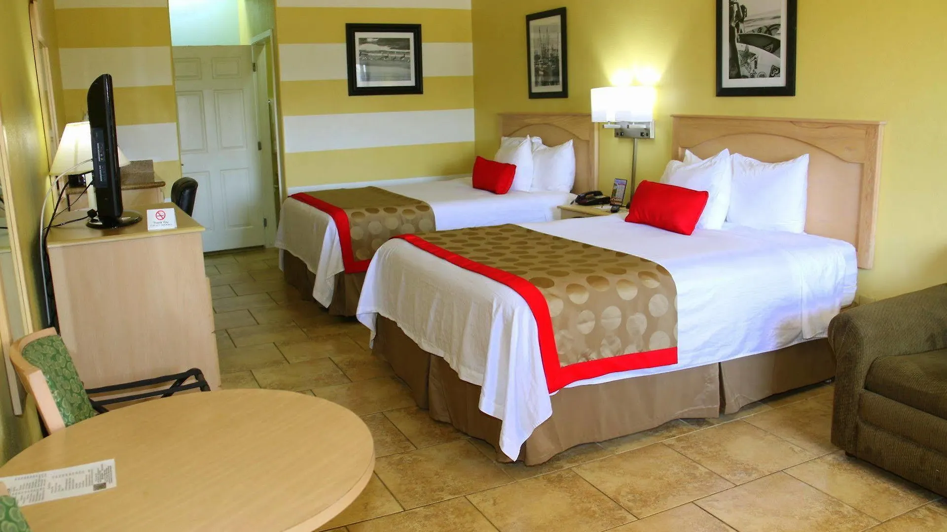 Ramada By Wyndham & 2*