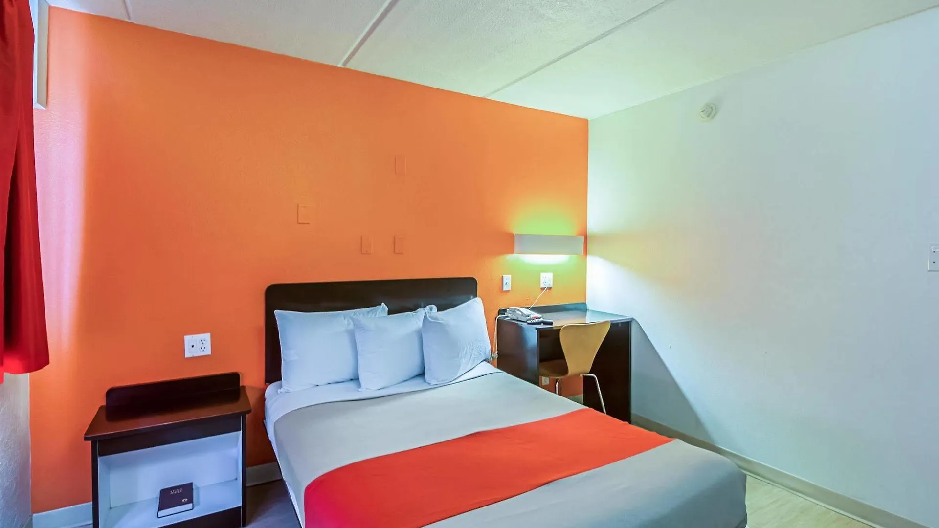 Ocean Hotel 2*